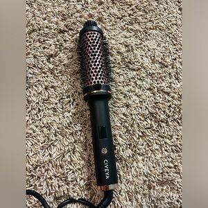 CIVEYA blowout curling brush!!